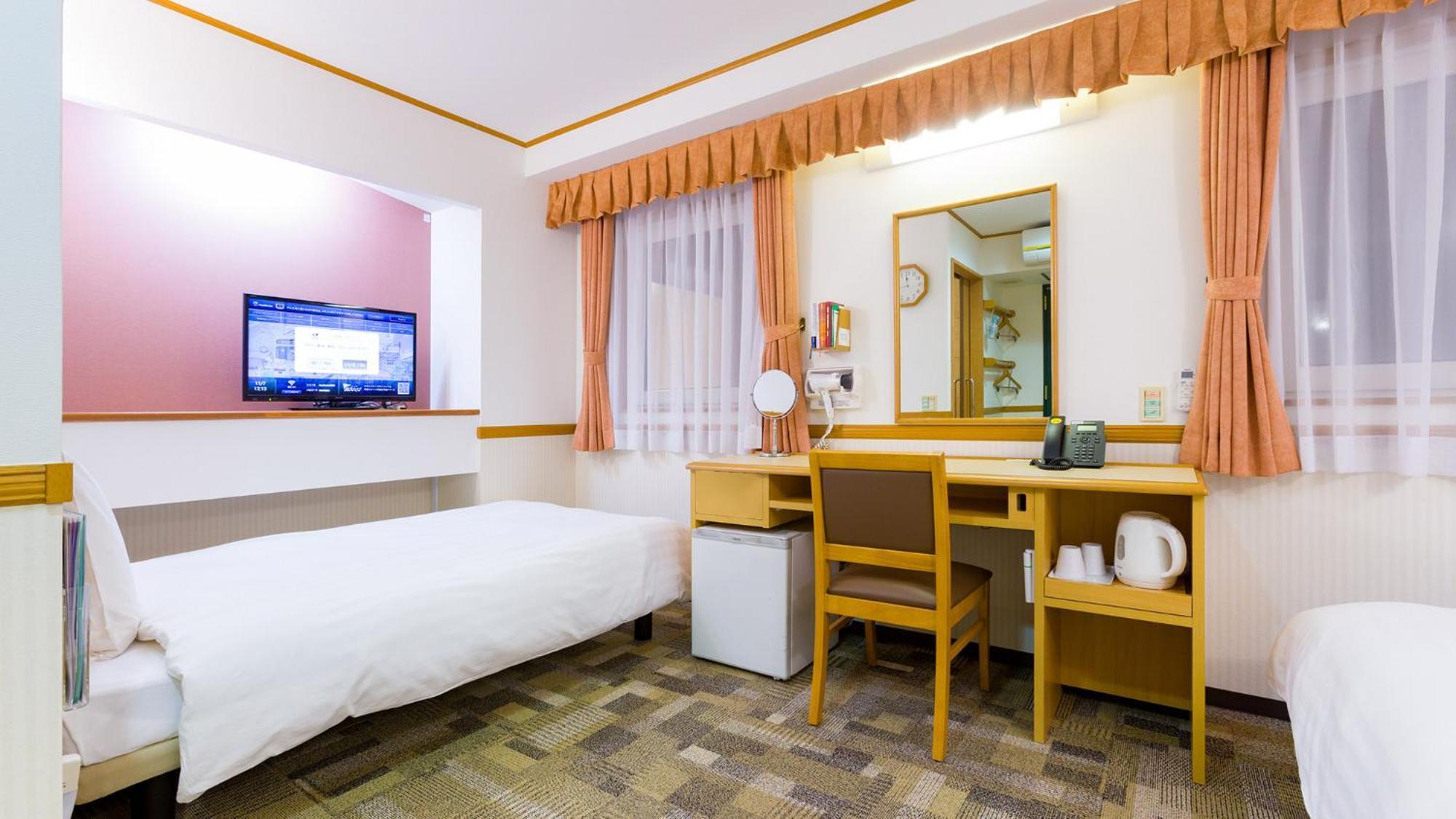 Toyoko Inn Hirosaki Ekimae Rum bild