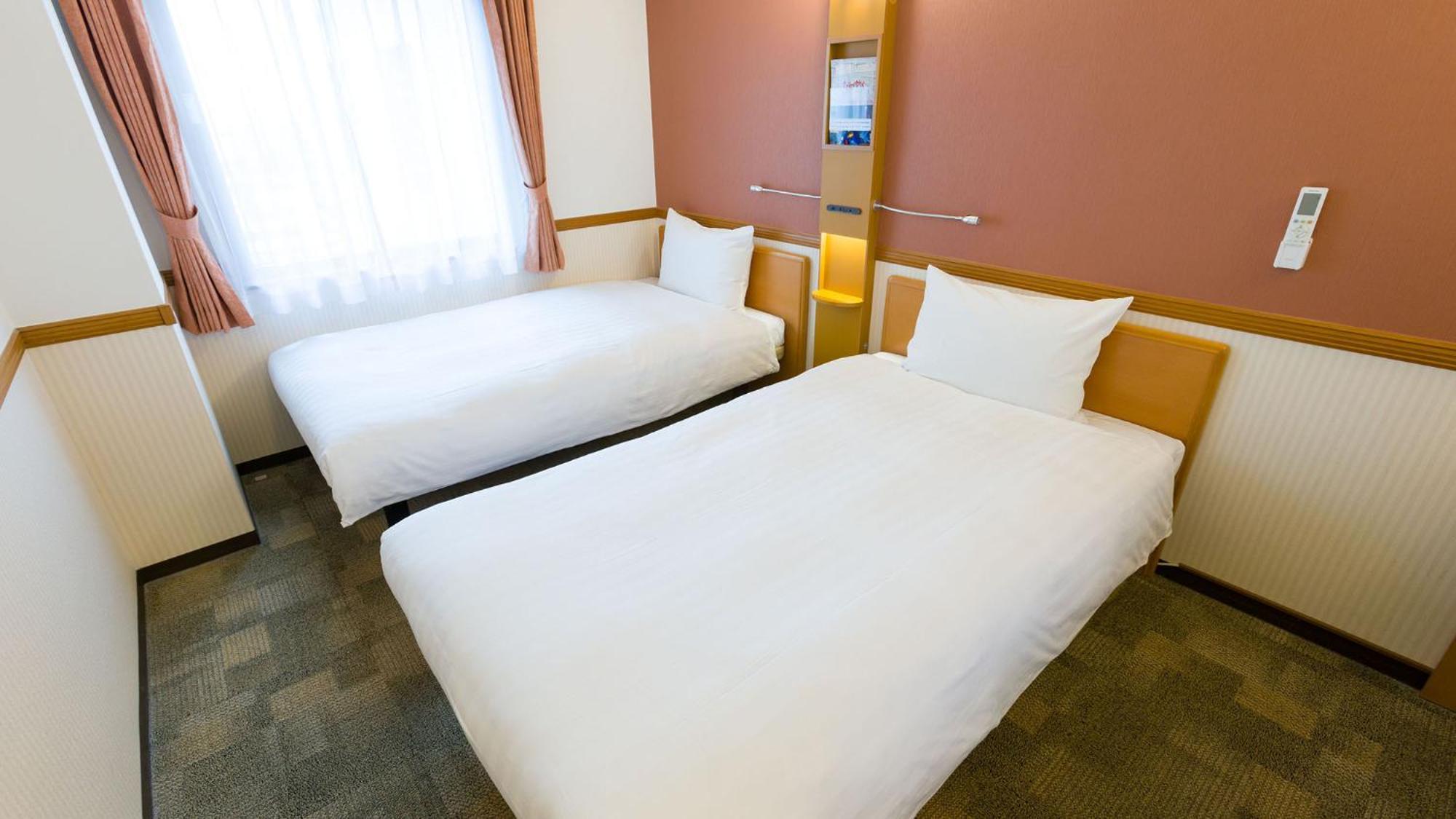 Toyoko Inn Hirosaki Ekimae Rum bild